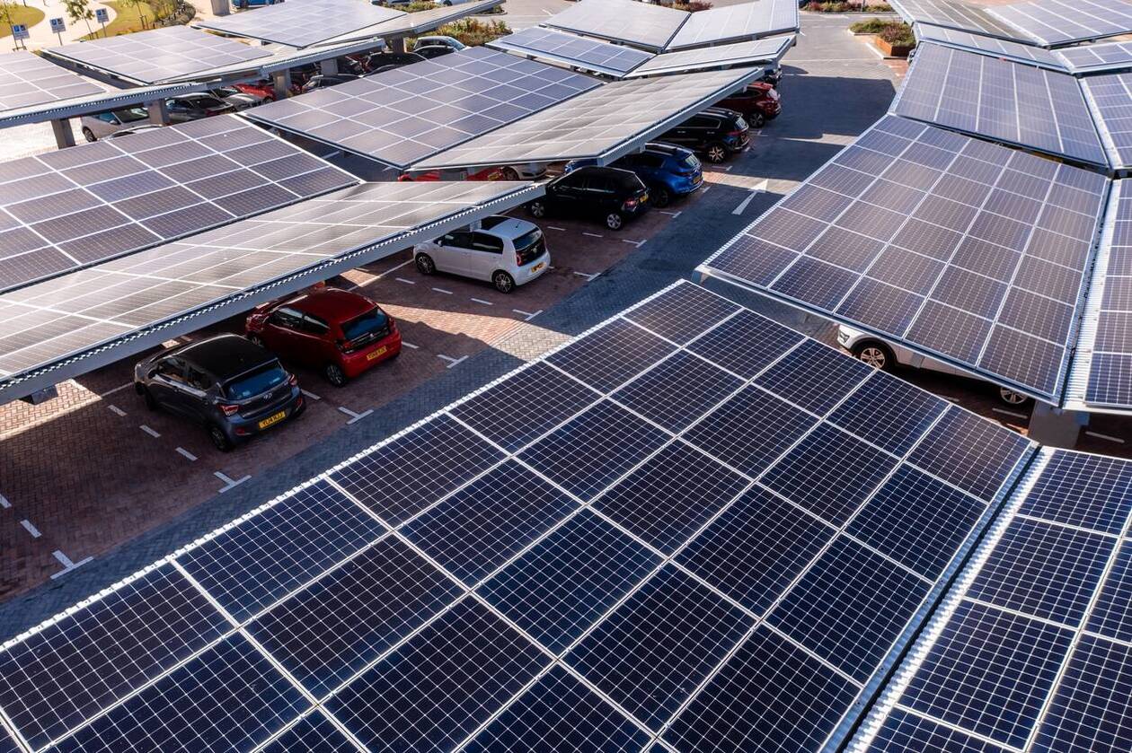 découvrez comment investir dans des panneaux solaires peut non seulement réduire vos factures d'énergie, mais aussi contribuer à la protection de l'environnement. explorez les avantages, les options de financement et les meilleures pratiques pour un investissement rentable et durable.