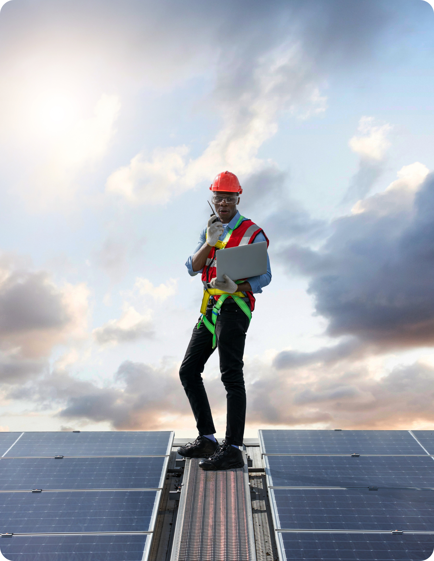 découvrez notre kit solaire conçu spécialement pour l'afrique, offrant une solution énergétique durable et écologique. idéal pour les foyers et les petites entreprises, ce kit vous permet de profiter d'une énergie renouvelable à un coût abordable, tout en réduisant votre empreinte carbone.