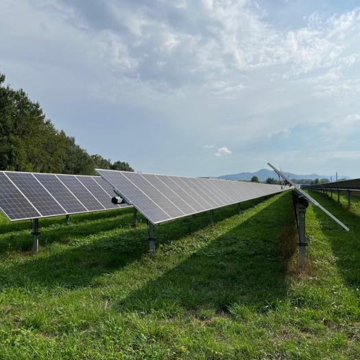 découvrez comment la localisation influence l'efficacité des panneaux photovoltaïques. apprenez les meilleures pratiques pour optimiser votre installation solaire en fonction des caractéristiques géographiques et climatiques de votre région.