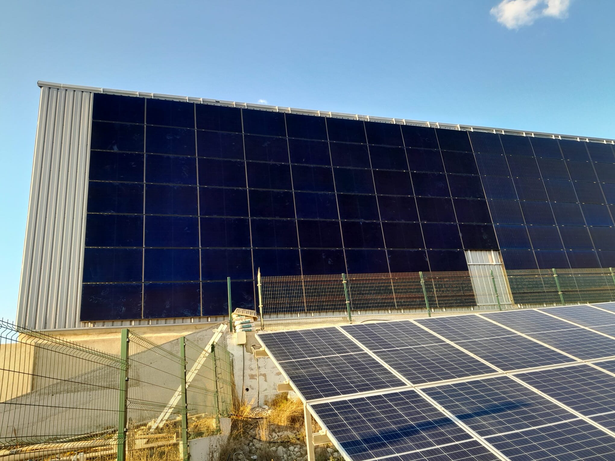 découvrez les dernières innovations et solutions énergétiques de longi solar pour 2024. explorez nos produits photovoltaïques de haute performance, notre engagement envers la durabilité et nos projets visant à transformer l'avenir de l'énergie solaire.