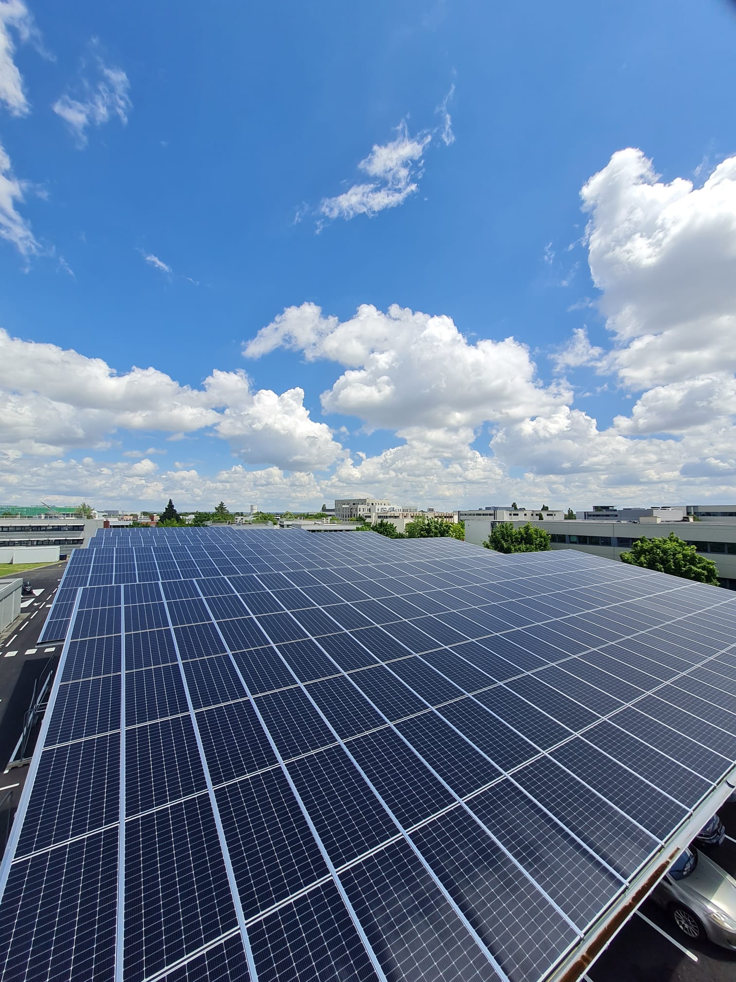 découvrez les avantages des panneaux photovoltaïques pour produire votre propre électricité. ecologiques et économiques, ces dispositifs solaires transforment la lumière du soleil en énergie, réduisant vos factures et votre empreinte carbone.