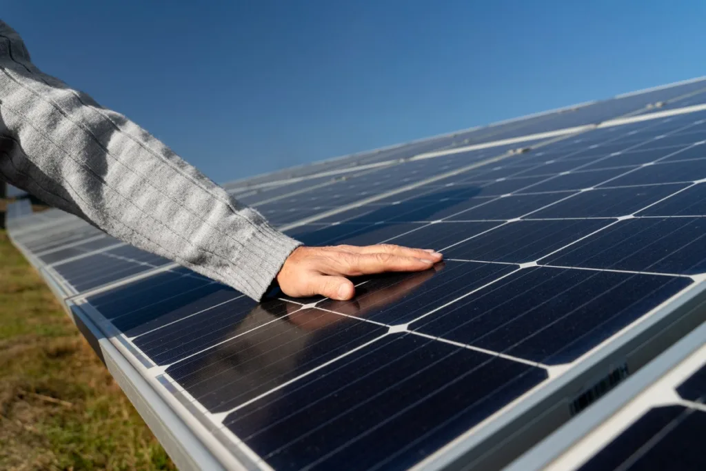 découvrez notre panneau solaire 1000w, une solution énergétique efficace pour réduire votre empreinte carbone et réaliser des économies sur vos factures d'électricité. idéal pour les particuliers et les professionnels, ce panneau performant convertit la lumière du soleil en énergie propre et durable. optez pour une énergie renouvelable et faites un geste pour la planète!