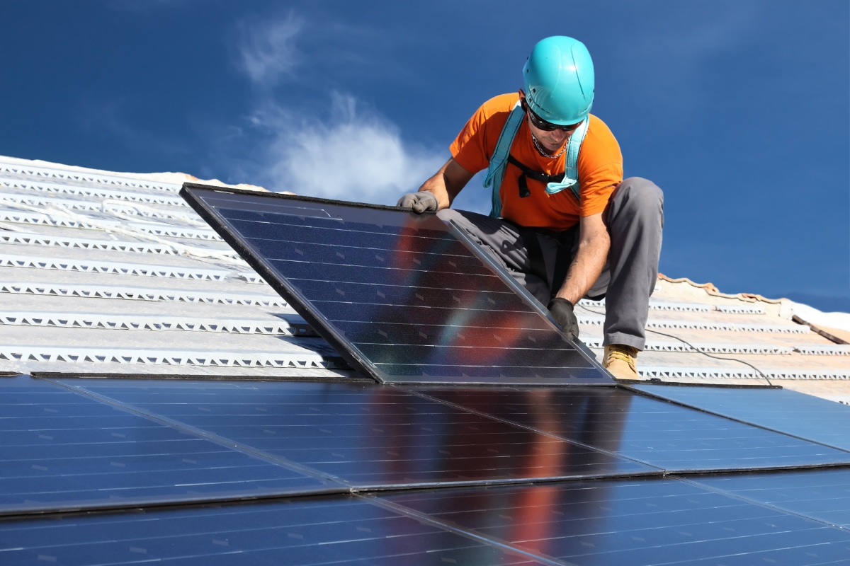 découvrez les avantages des panneaux solaires combinés, une solution innovante pour optimiser votre production d'énergie renouvelable. alliant efficacité et durabilité, ces systèmes intelligents s'adaptent à vos besoins énergétiques tout en réduisant votre empreinte carbone. optez pour une énergie solaire abordable et respectueuse de l'environnement.