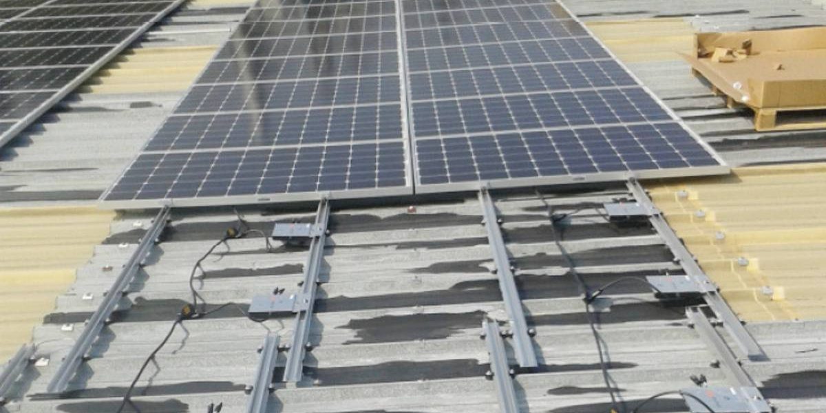 découvrez les avantages des panneaux solaires équipés de micro-onduleurs, offrant une conversion d'énergie optimisée et une performance accrue pour votre installation solaire. idéal pour maximiser votre production d'énergie renouvelable.