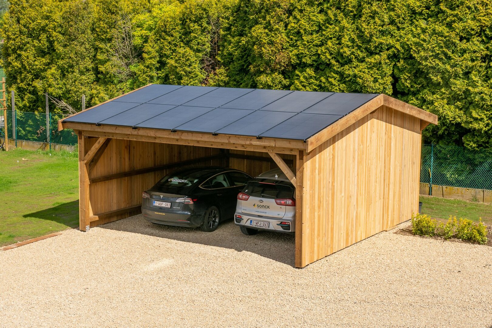 découvrez comment les panneaux solaires pour parkings peuvent transformer votre espace en source de revenus tout en contribuant à une énergie durable. optimisez votre surface de stationnement et profitez d'économies sur vos factures d'électricité grâce à cette solution innovante.