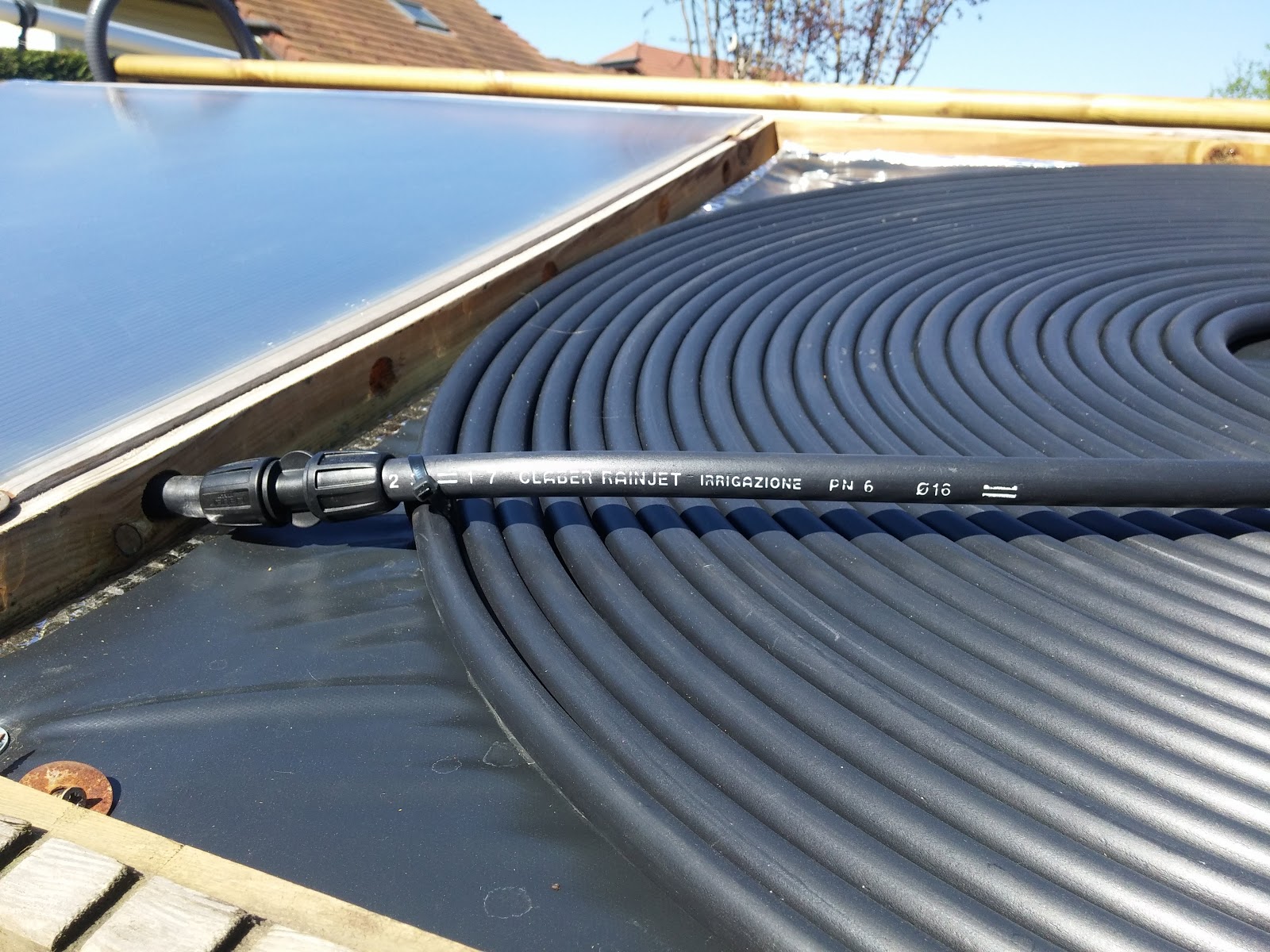 découvrez comment créer votre propre panneau solaire thermique diy et profitez d'une source d'énergie renouvelable et économique. suivez nos conseils étape par étape pour concevoir un système efficace qui chauffe votre eau tout en réduisant votre empreinte carbone.