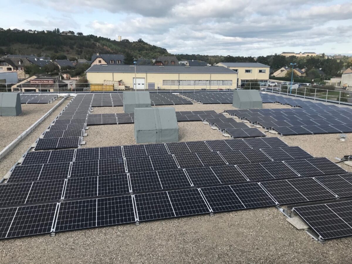 découvrez comment les panneaux photovoltaïques pour l'autoconsommation peuvent révolutionner votre consommation d'énergie. profitez d'une source d'énergie renouvelable, réduisez vos factures d'électricité et contribuez à un avenir plus durable grâce à des solutions adaptées à vos besoins.