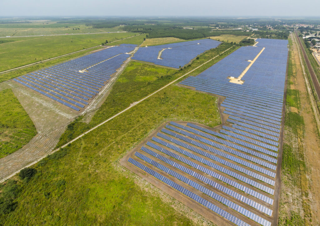 découvrez les panneaux photovoltaïques futuristes, une innovation qui allie performance et design moderne. optimisez votre production d'énergie renouvelable tout en contribuant à la préservation de l'environnement. explorez les technologies de demain pour une maison éco-responsable.