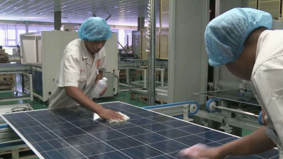 découvrez comment les panneaux photovoltaïques peuvent transformer votre industrie en une solution énergétique durable et économiquement viable. adoptez l'énergie solaire pour réduire vos coûts et minimiser votre empreinte carbone.