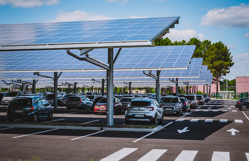 découvrez comment les panneaux photovoltaïques représentent un investissement rentable et écologique. optimisez vos économies d'énergie tout en contribuant à la protection de l'environnement grâce à cette solution durable et innovante.