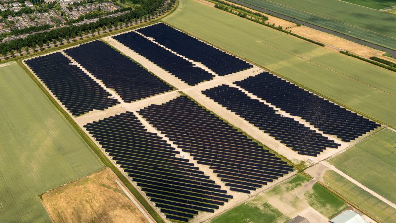 découvrez les avantages des panneaux photovoltaïques dans l'union européenne : une solution durable pour produire de l'énergie propre, réduire vos factures et contribuer à la transition énergétique. informez-vous sur les dernières innovations, subventions disponibles et les meilleures pratiques pour installer des panneaux solaires chez vous.