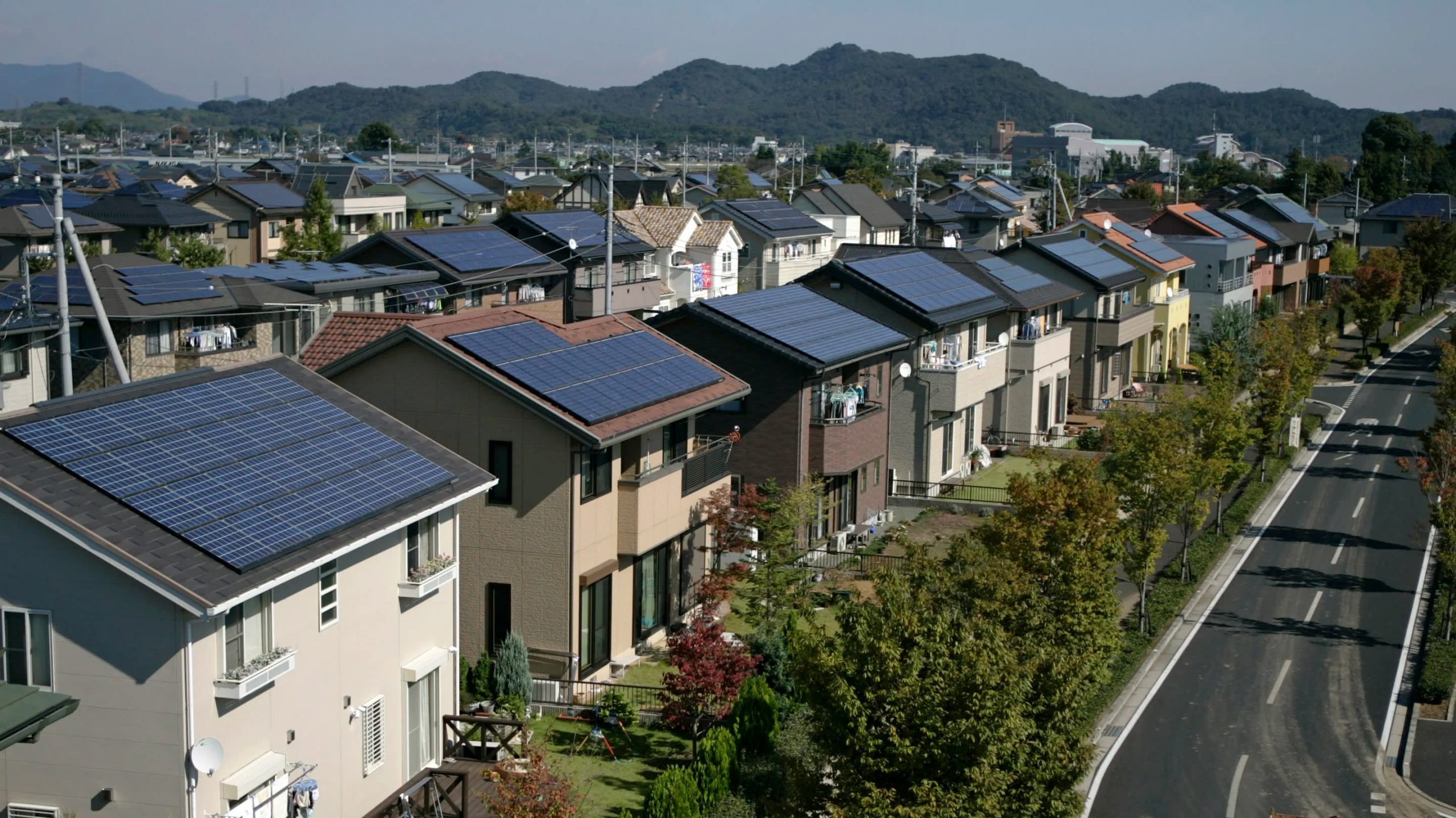 découvrez comment les panneaux photovoltaïques urbains transforment les villes en espaces durables. apprenez les avantages économiques et écologiques de cette technologie innovante pour une énergie renouvelable accessible à tous.