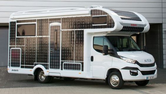 découvrez comment optimiser votre autonomie lors de vos voyages en camping-car avec des panneaux solaires performants. profitez de l'énergie renouvelable pour alimenter vos appareils électriques et explorer la nature sans limites.
