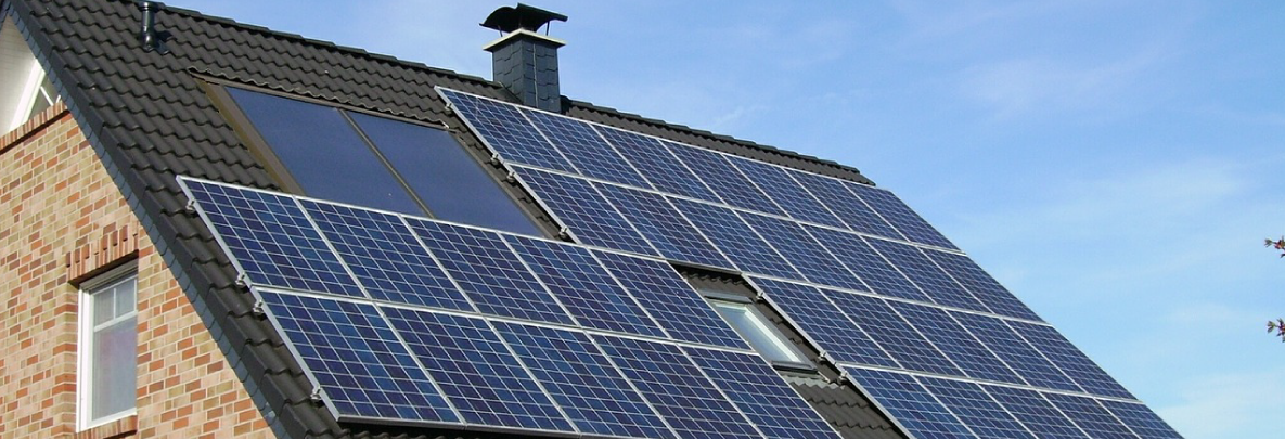 découvrez comment les panneaux solaires peuvent révolutionner votre consommation d'énergie en utilisant des sources renouvelables. informez-vous sur les avantages écologiques et économiques de l'énergie solaire pour un avenir durable.