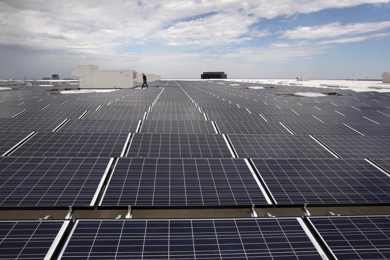 découvrez les panneaux solaires ikea, une solution écologique et économique pour alimenter votre maison en énergie renouvelable. profitez d'un design moderne, d'une installation simplifiée et d'une réduction de votre empreinte carbone tout en réalisant des économies sur vos factures d'électricité.