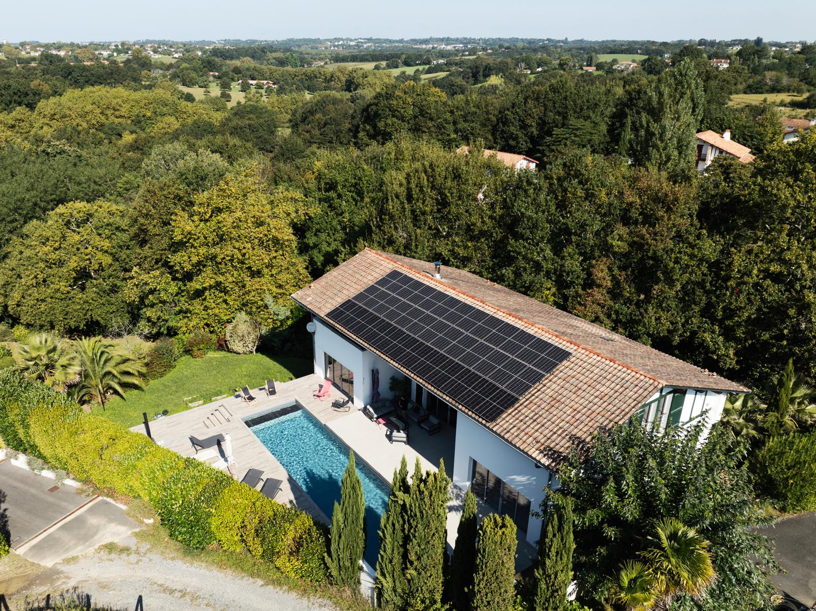 découvrez nos solutions de panneaux solaires dans les landes pour une énergie renouvelable et durable. profitez des économies sur vos factures d'électricité tout en préservant l'environnement.