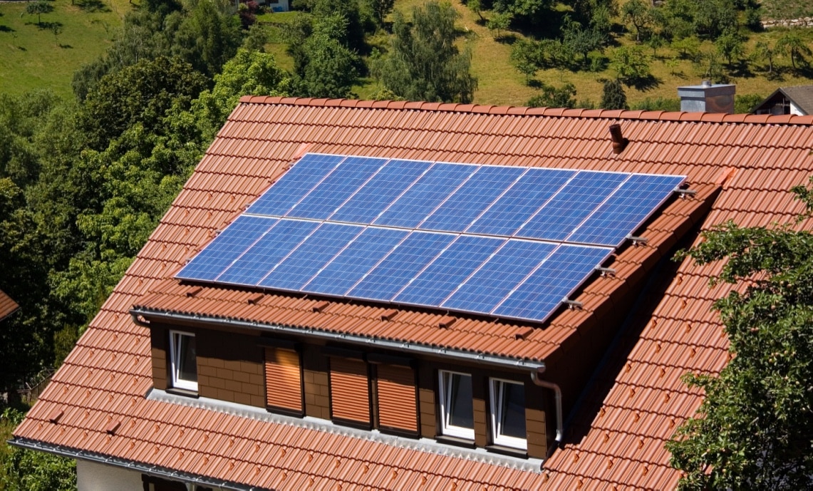 découvrez les panneaux solaires polycristallins, une solution efficace et durable pour produire de l'énergie renouvelable. idéaux pour réduire votre facture d'électricité, ces panneaux allient performance et respect de l'environnement. informez-vous sur leurs avantages et comment les installer chez vous.