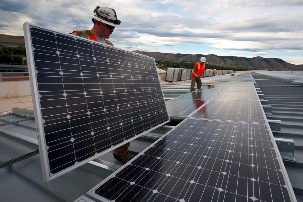 découvrez comment les panneaux solaires peuvent transformer votre terrasse en une source d'énergie renouvelable. optimisez votre consommation d'énergie tout en préservant l'esthétique de votre espace extérieur. explorez les avantages, les options et les conseils d'installation pour une terrasse écologique et moderne.