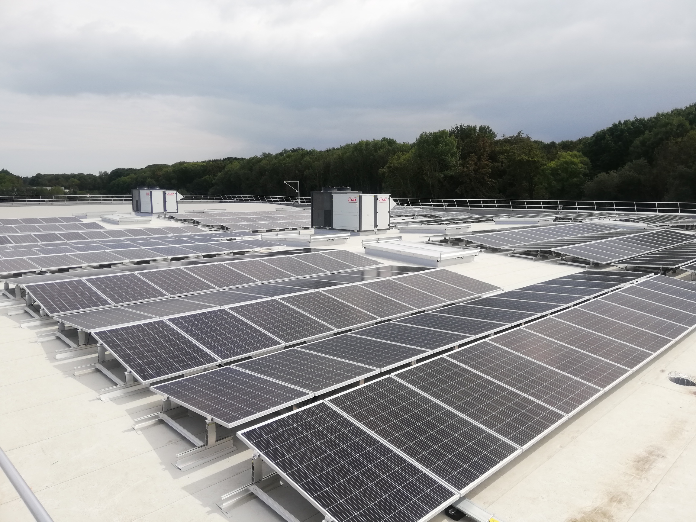découvrez comment installer des panneaux solaires sur votre terrasse pour profiter d'une énergie renouvelable et réduire vos factures d'électricité. transformez votre espace extérieur en un lieu durable et éco-responsable, tout en maximisant votre confort et votre autonomie énergétique.