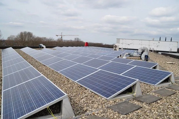 découvrez comment optimiser votre espace extérieur avec des panneaux solaires sur votre terrasse. profitez d'une source d'énergie renouvelable tout en embellissant votre terrasse et en réduisant vos factures d'électricité.