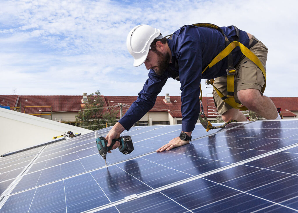 découvrez les panneaux solaires thermiques, une solution écologique et économique pour le chauffage de votre eau. profitez d'énergie renouvelable et réduisez vos factures d'énergie tout en contribuant à la protection de l'environnement.