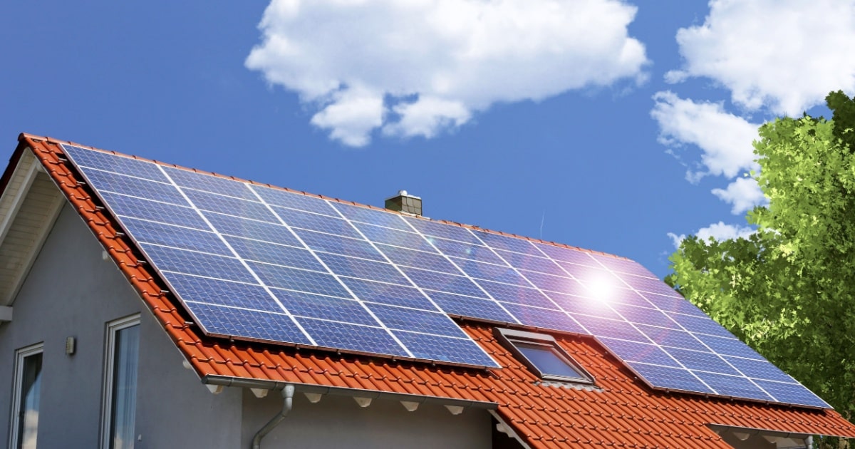 découvrez comment les panneaux solaires sur toiture peuvent transformer votre maison en une source d'énergie durable. profitez d'économies sur vos factures d'électricité tout en contribuant à la protection de l'environnement. informez-vous sur les avantages, l'installation et les subventions disponibles pour optimiser votre investissement solaire.