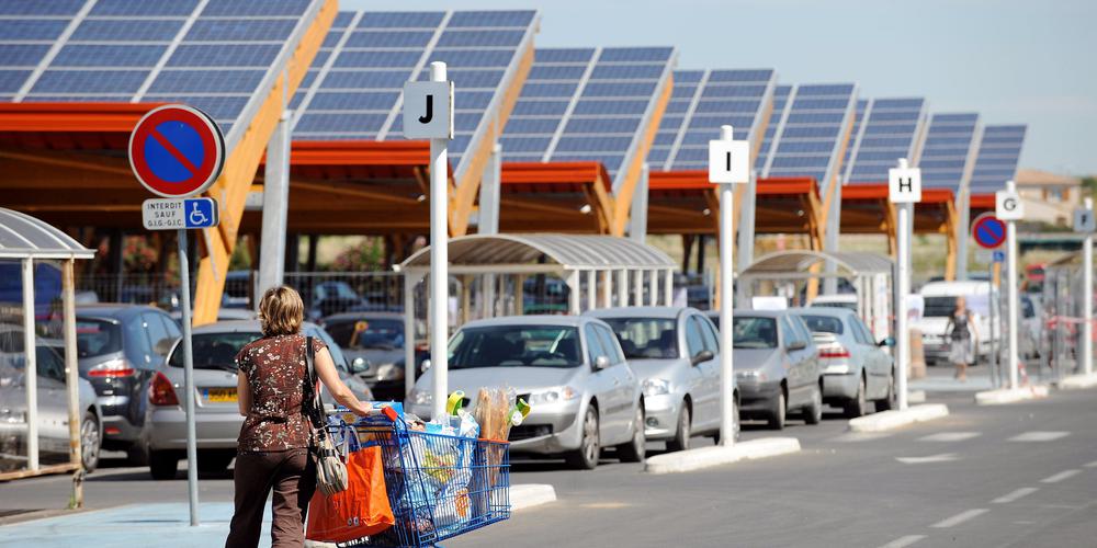 découvrez comment les panneaux solaires transforment vos aventures en plein air en source d'énergie durable. idéaux pour les campeurs et les amateurs de road trips, ces panneaux vous permettent de rester connecté tout en préservant la nature. explorez nos conseils et astuces pour intégrer l'énergie solaire dans vos voyages.