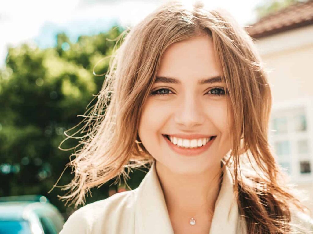 découvrez l'essence d'une personne solaire : une personnalité rayonnante, pleine de positivité et de charme. explorez comment cette aura lumineuse inspire et illumine le quotidien de ceux qui l'entourent, apportant joie et énergie à chaque interaction.