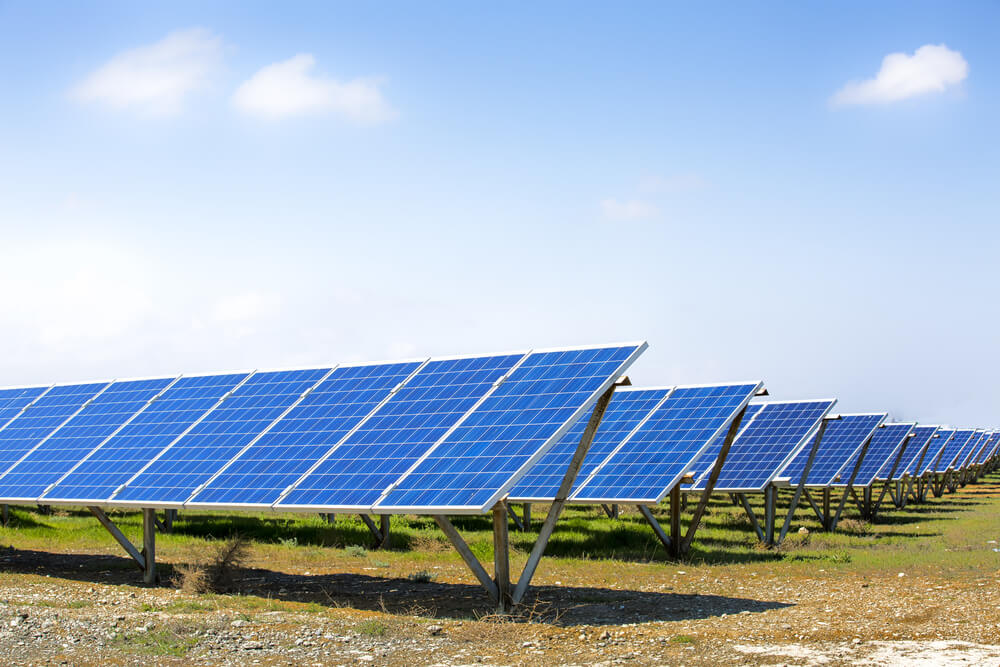 découvrez comment le photovoltaïque agricole transforme les exploitations en alliant production d'énergie renouvelable et optimisation des revenus. explorez les avantages de l'installation de panneaux solaires sur vos terres agricoles et contribuez à un avenir durable.