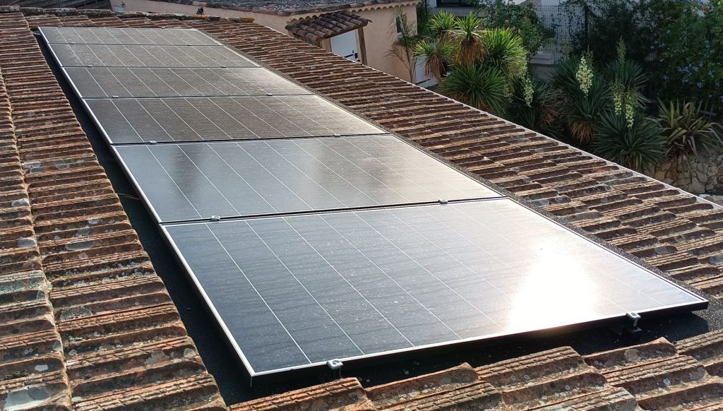découvrez comment créer votre propre système photovoltaïque diy grâce à nos guides détaillés et astuces pratiques. transformez l'énergie solaire en électricité et réduisez vos factures tout en adoptant une démarche écologique.