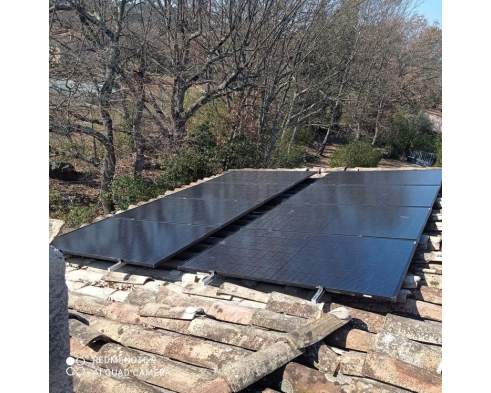 découvrez l'énergie photovoltaïque durable : une solution écologique et économique pour produire votre électricité, réduire votre empreinte carbone et contribuer à un avenir plus vert.