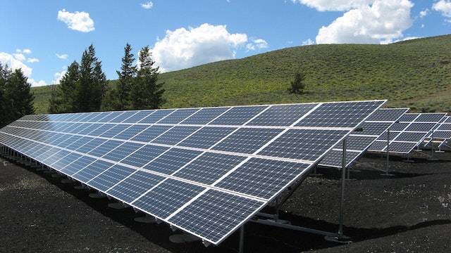 découvrez comment investir dans le photovoltaïque rentable peut transformer votre consommation énergétique. profitez d'économies substantielles sur vos factures d'électricité tout en contribuant à un avenir durable grâce à des solutions solaires performantes.