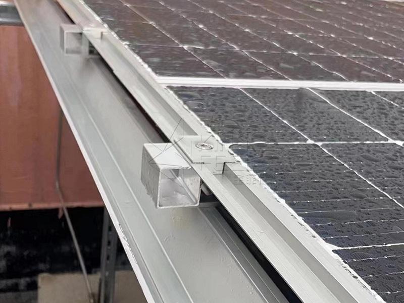 découvrez nos rails en aluminium spécialement conçus pour la pose de panneaux solaires. offrez à votre installation photovoltaïque une solidité et une durabilité optimales, tout en facilitant l'assemblage et la maintenance. boostez votre efficacité énergétique en choisissant des solutions de fixation de haute qualité.