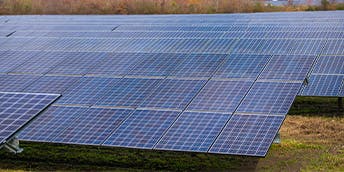 découvrez l'importance du recyclage des panneaux photovoltaïques pour un avenir durable. apprenez comment ce processus contribue à la préservation de l'environnement, réduit les déchets et valorise les matériaux, tout en favorisant les énergies renouvelables. engagez-vous pour une planète plus verte grâce à des pratiques de recyclage innovantes et responsables.