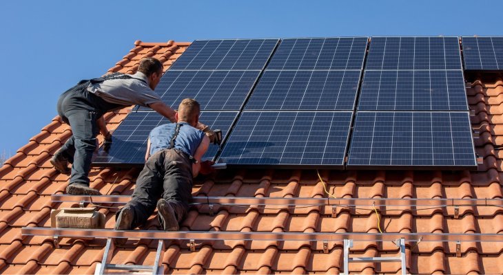 découvrez les dernières règlementations photovoltaïques qui régissent l'installation et l'exploitation des panneaux solaires en france. informez-vous sur les normes, subventions, et obligations légales pour un projet solaire réussi.