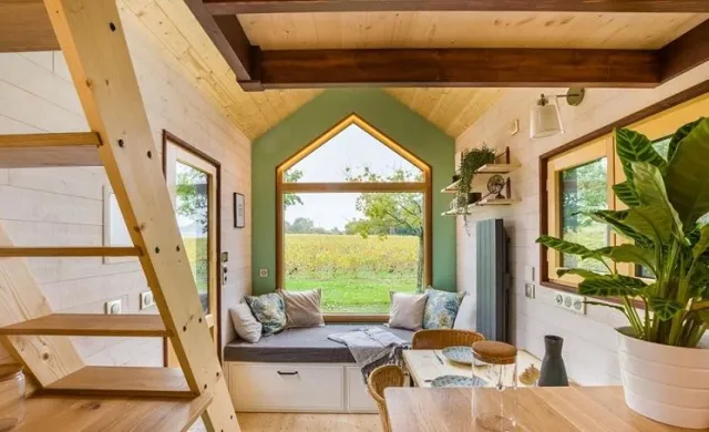 découvrez notre studio jardin solaire, un espace unique et écologique conçu pour profiter des bienfaits du soleil tout en respectant l'environnement. idéal pour se détendre, travailler ou créer, cet espace lumineux vous connecte à la nature.