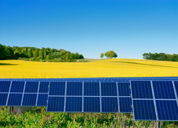 découvrez comment la taxe foncière s'applique aux installations photovoltaïques. informez-vous sur les exonérations possibles, les réglementations en vigueur et l'impact fiscal de votre production d'énergie solaire. optimisez votre rentabilité tout en respectant la législation.