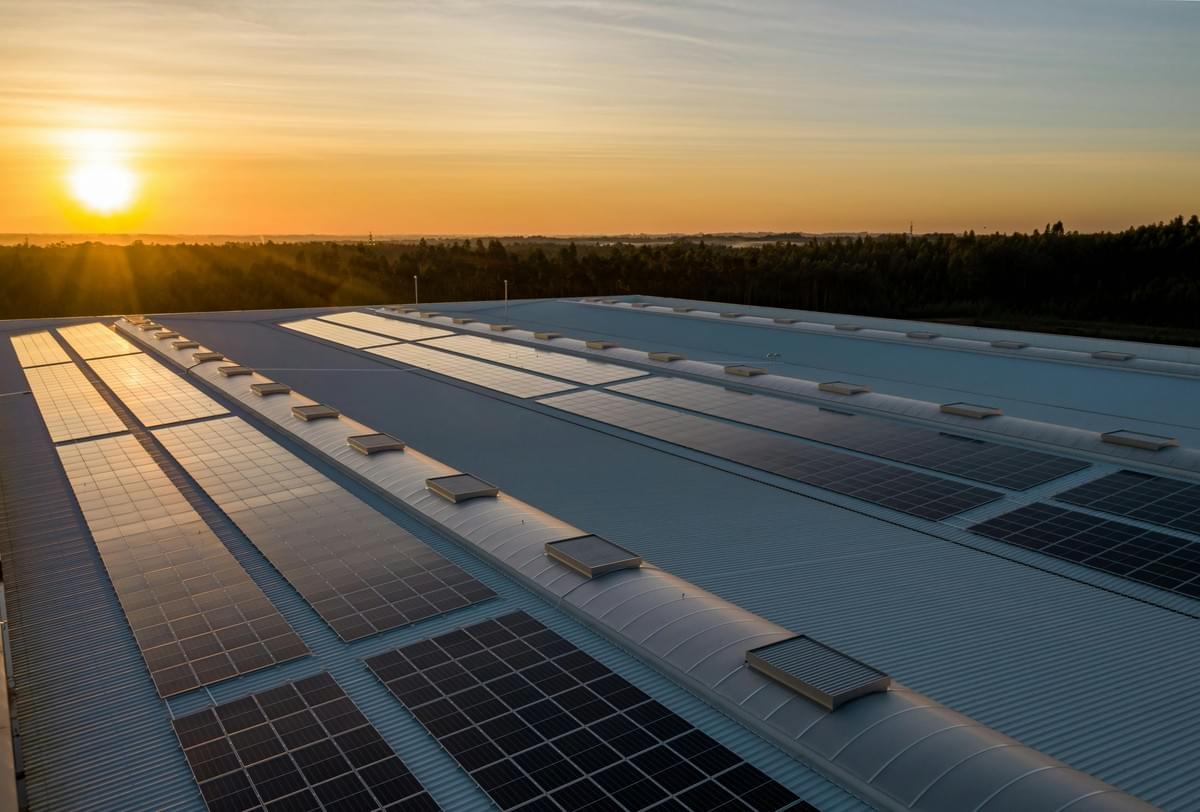 assurez la performance et la durabilité de vos panneaux photovoltaïques grâce à notre service de vérification qualité. nous évaluons chaque composant pour garantir une production d'énergie optimale et une longue durée de vie.