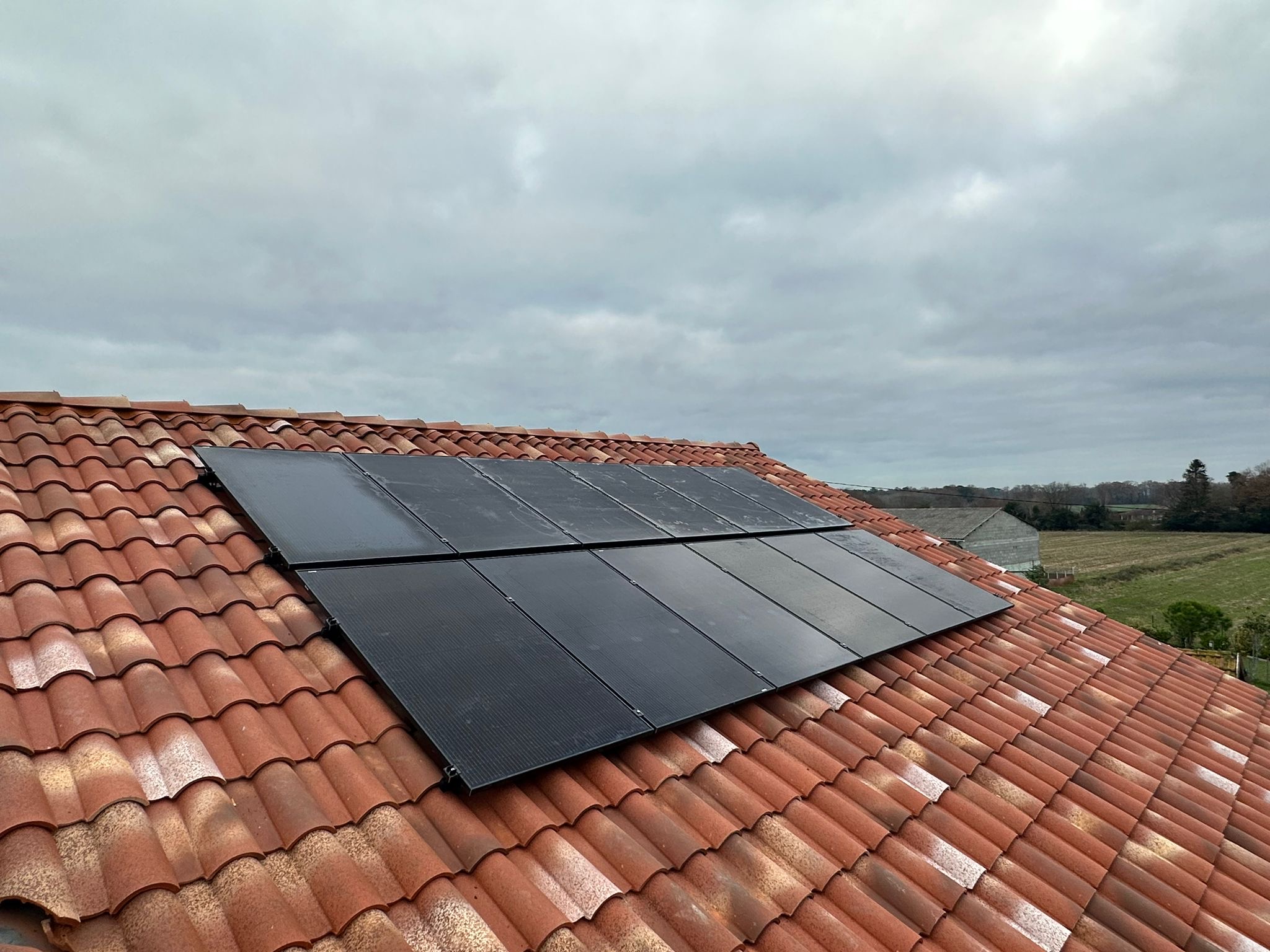 assurez la performance et la durabilité de vos panneaux photovoltaïques grâce à notre service de vérification qualité. nous analysons chaque élément pour garantir une production énergétique optimale et la sécurité de votre installation.