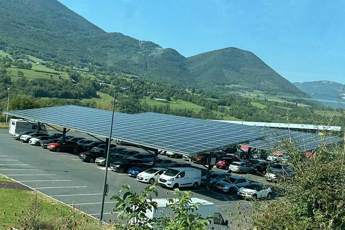 découvrez le parking solaire circulaire d'achmea aux pays-bas, une solution innovante et durable pour optimiser l'énergie solaire tout en offrant un espace de stationnement efficace et écologique.
