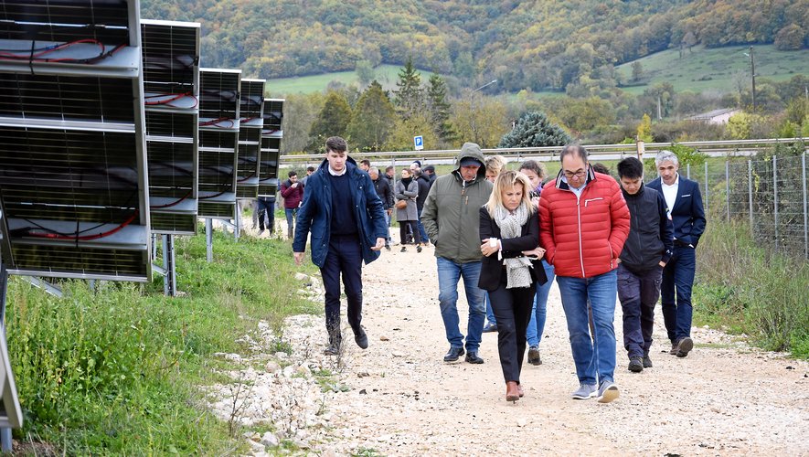 découvrez comment une centrale solaire innovante alimente en énergie verte 6 500 habitants en aveyron, contribuant à un avenir plus durable et respectueux de l'environnement.