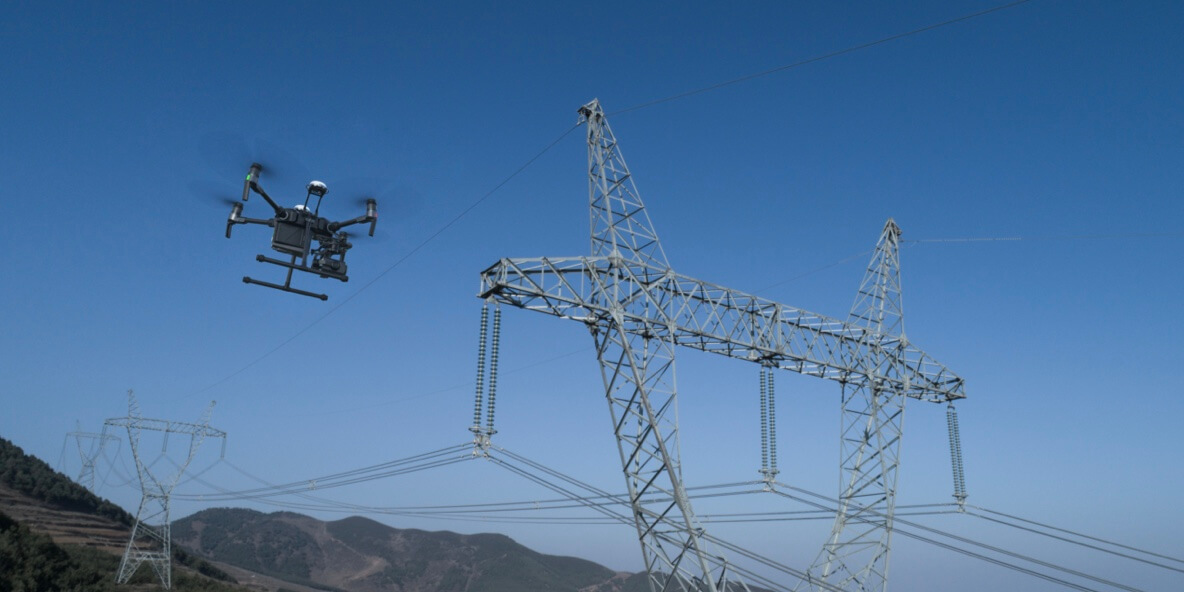 découvrez comment les drones dji optimisent l'efficacité des centrales solaires dans les zones désertiques grâce à des inspections précises et une maintenance proactive.