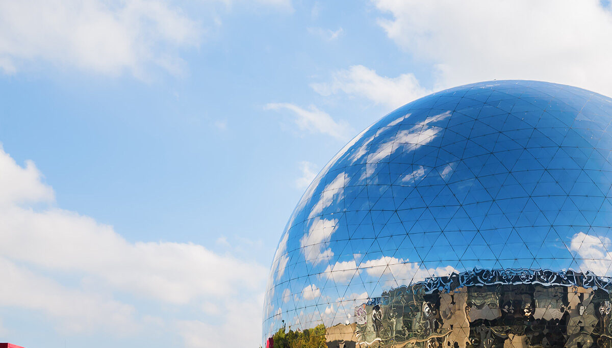 découvrez notre matériau révolutionnaire capable d'absorber jusqu'à 99,5% de la lumière, offrant des performances inégalées pour vos projets innovants.