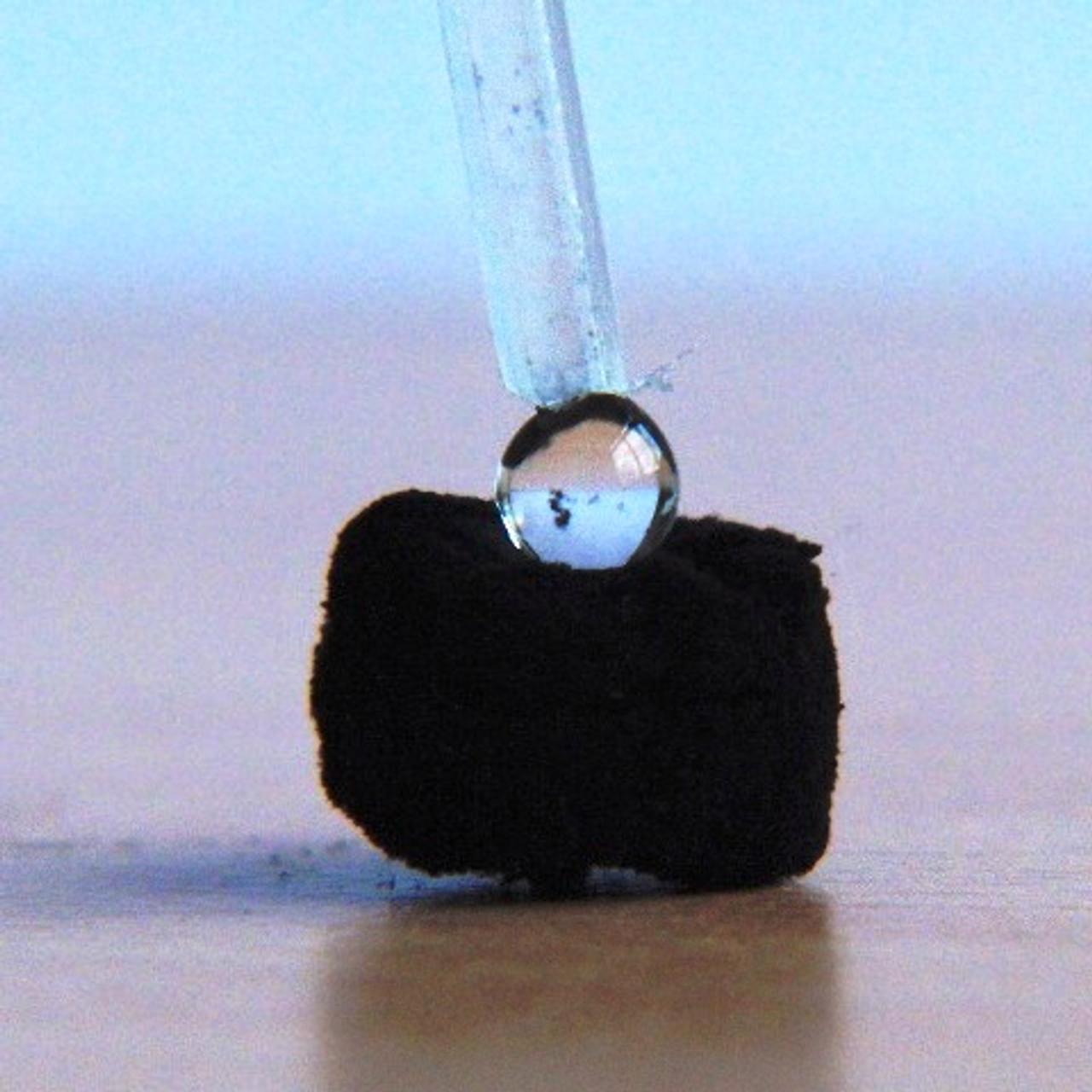 découvrez notre matériau révolutionnaire capable d'absorber 99,5% de la lumière, offrant des performances inégalées pour vos projets innovants.