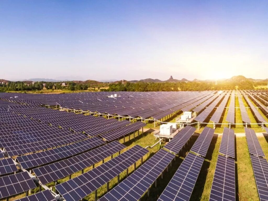 nexhos relance son projet innovant de panneaux solaires à bordeaux, renforçant ainsi son engagement pour les énergies renouvelables et la transition écologique dans la région.