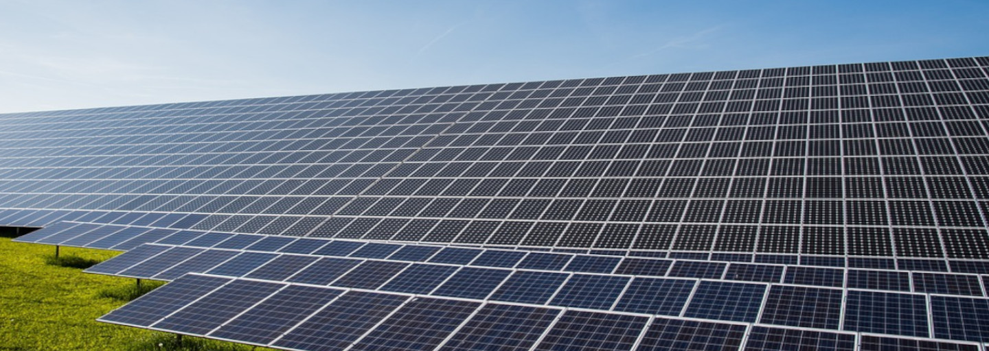 découvrez l'état d'avancement et les décisions récentes concernant le projet de parc photovoltaïque à valderoure jugé, un pas vers l'énergie renouvelable dans la région.