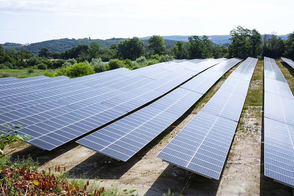 découvrez l'essor spectaculaire de l'énergie solaire en hérault avec une augmentation de plus de 40% des installations, favorisant une transition énergétique durable et locale.