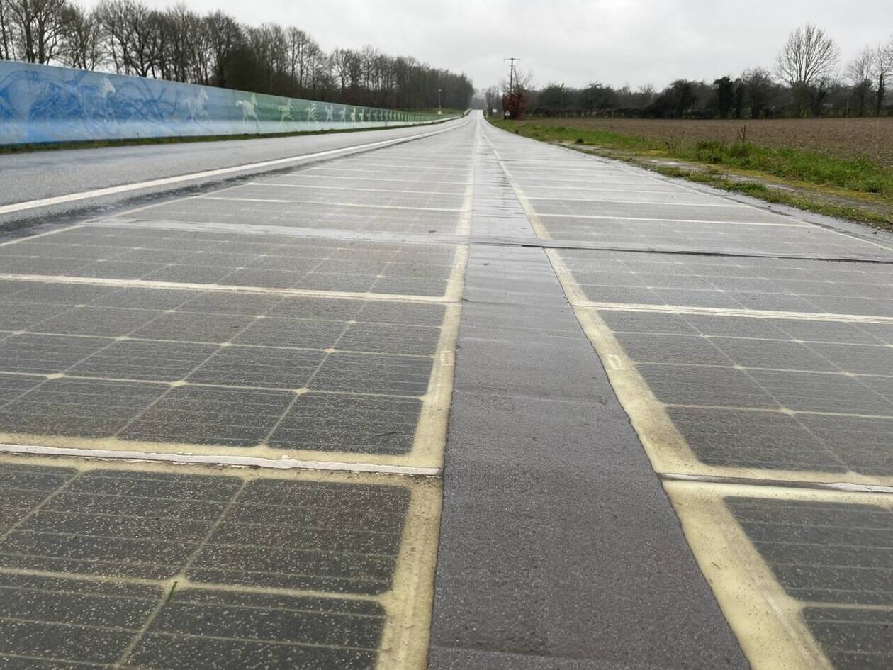 découvrez notre route solaire innovante en corrèze, une solution durable et écologique pour produire de l'énergie tout en aménageant les infrastructures routières.