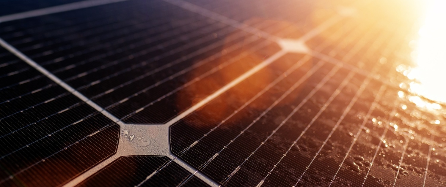 découvrez comment le photovoltaïque contribue à la résilience énergétique en assurant une production d'énergie durable, autonome et respectueuse de l'environnement.
