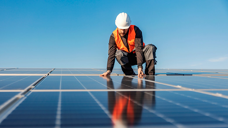 à rodez, les pompiers renforcent leurs moyens pour intervenir efficacement sur les installations photovoltaïques, assurant ainsi la sécurité face aux risques spécifiques liés à cette technologie.